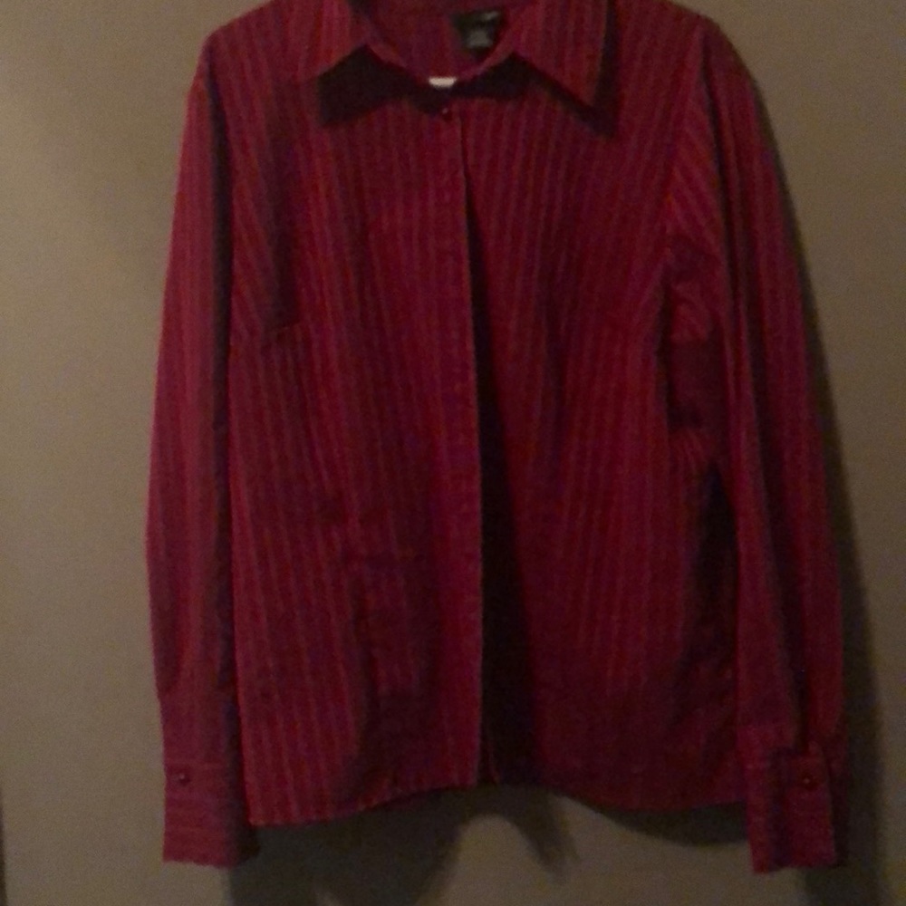 XL East 5th Button up blouse